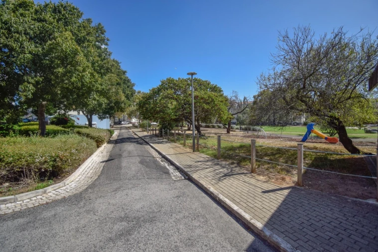 Escritório para Venda em Carcavelos e Parede Foto 11