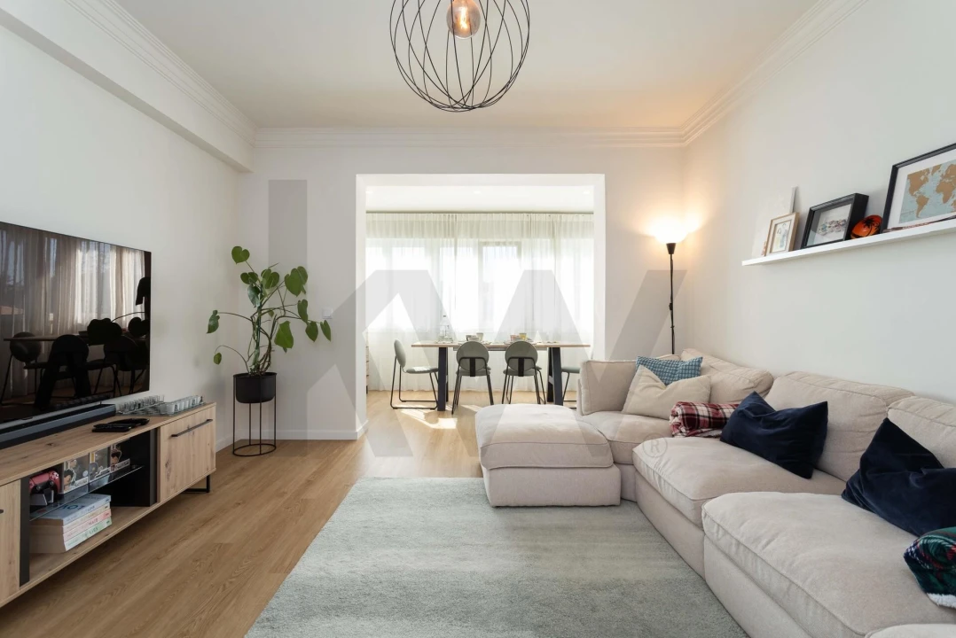 Apartamento T1 para Venda em Carcavelos e Parede Foto 3