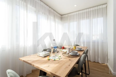 Apartamento T1 para Venda em Carcavelos e Parede