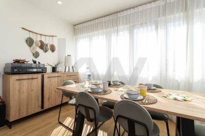 Apartamento T1 para Venda em Carcavelos e Parede