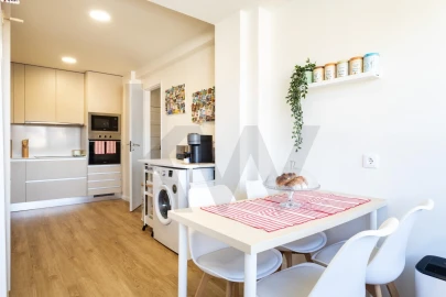Apartamento T1 para Venda em Carcavelos e Parede