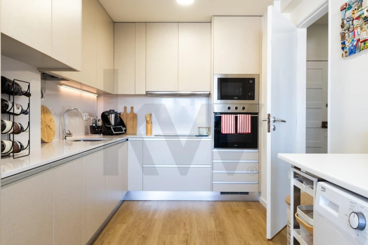 Apartamento T1 para Venda em Carcavelos e Parede Foto 14
