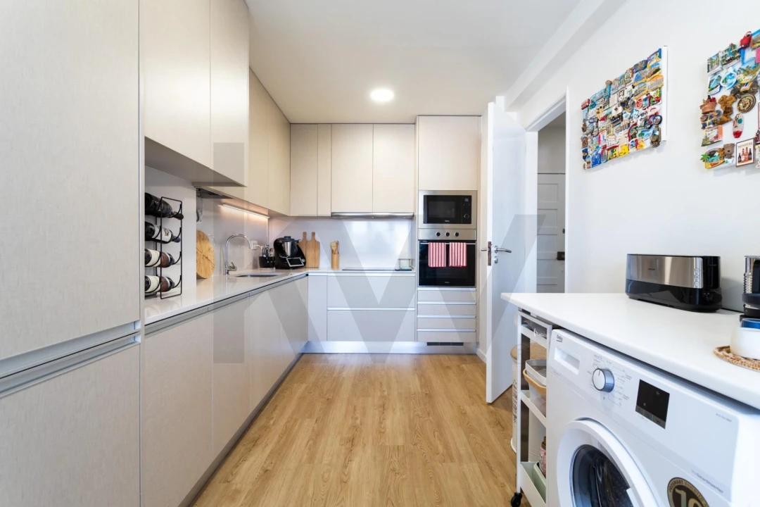 Apartamento T1 para Venda em Carcavelos e Parede Foto 13