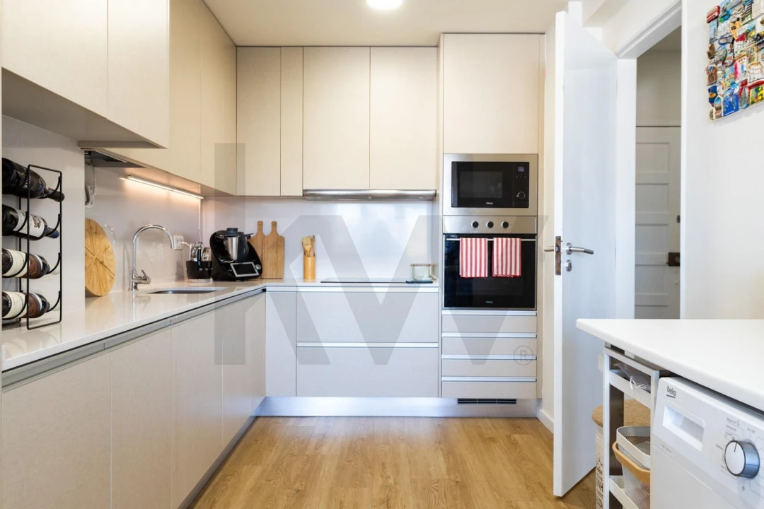 Apartamento T1 para Venda em Carcavelos e Parede Foto 14