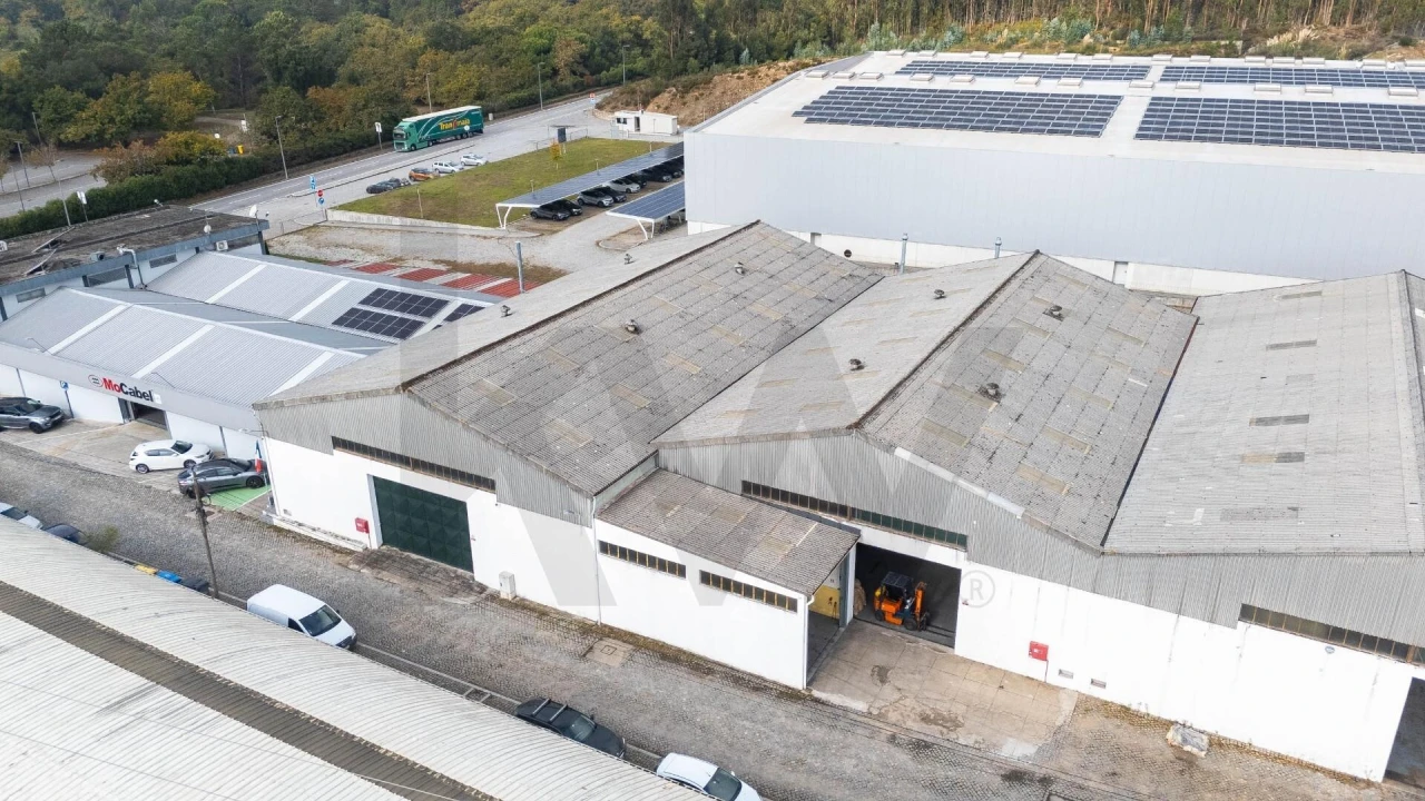 Armazém para Arrendamento em Castêlo da Maia Foto 1