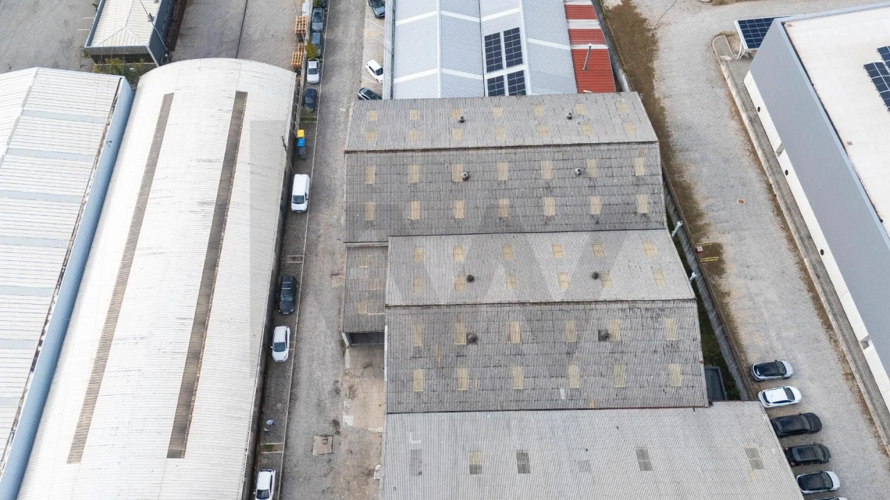 Armazém para Arrendamento em Castêlo da Maia Foto 6