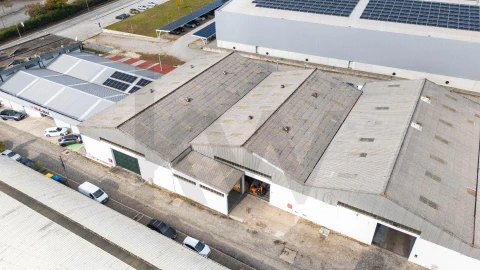 Armazém para Arrendamento em Castêlo da Maia