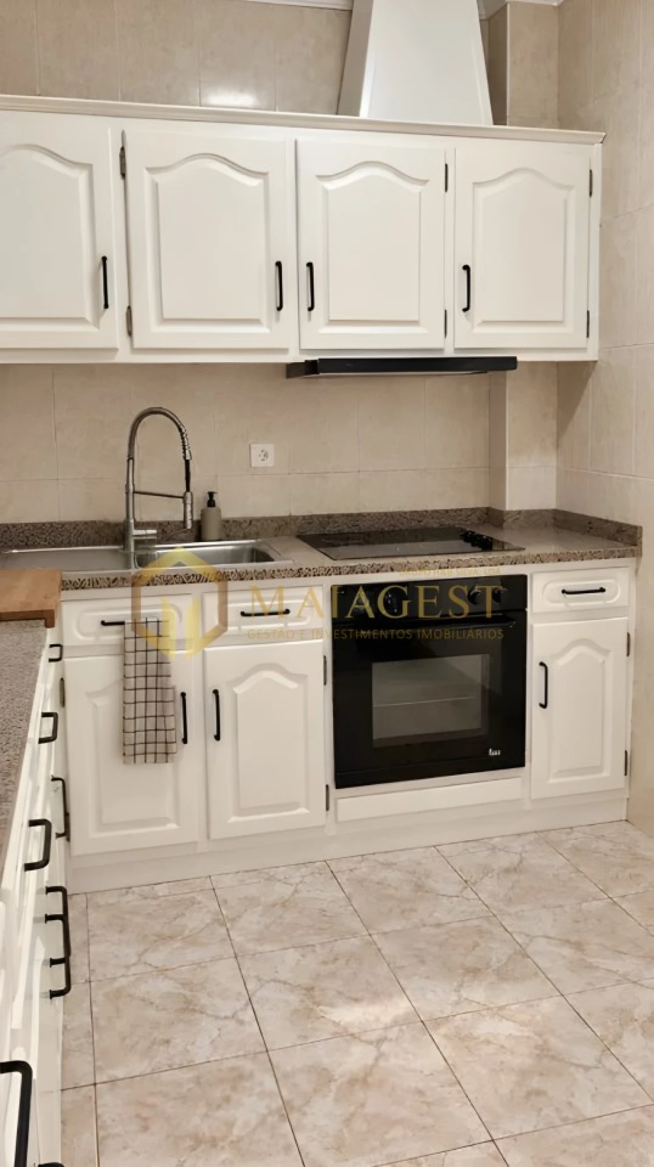 Apartamento T2 para Venda em Campanhã Foto 4