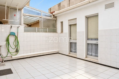 Apartamento T2 para Arrendamento em Paranhos