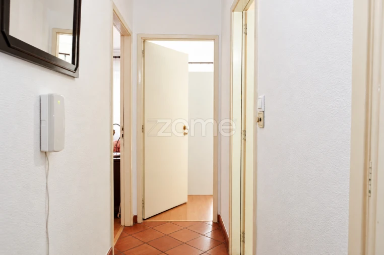 Apartamento T2 para Arrendamento em Paranhos Foto 6