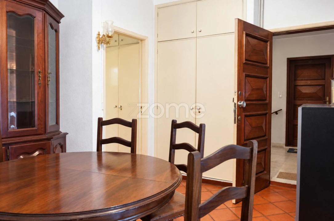 Apartamento T2 para Arrendamento em Paranhos Foto 3