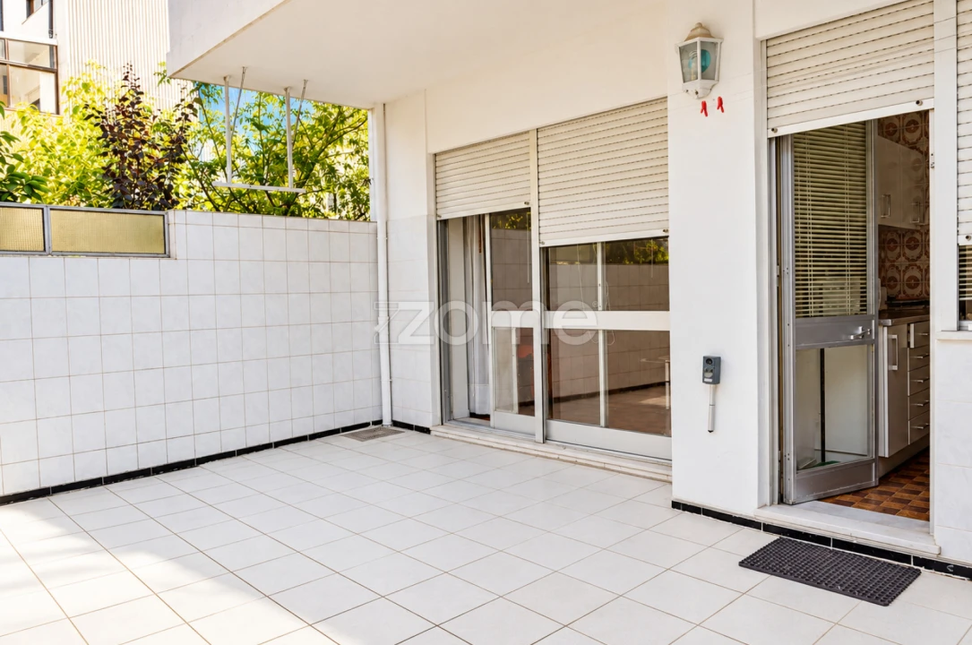 Apartamento T2 para Arrendamento em Paranhos Foto 19