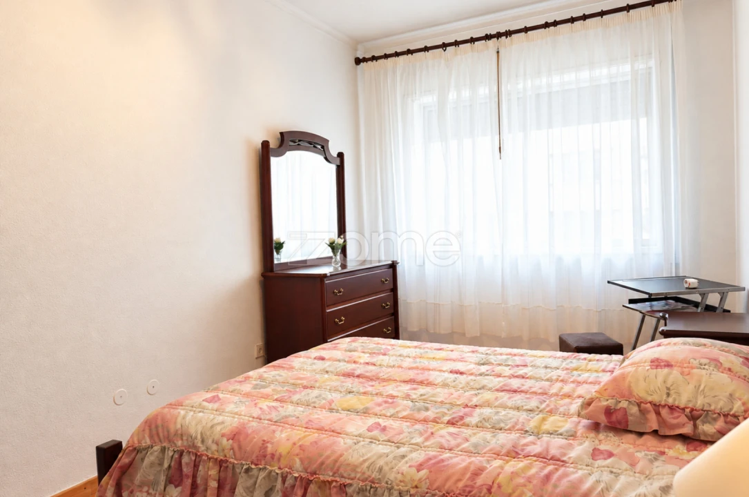 Apartamento T2 para Arrendamento em Paranhos Foto 10