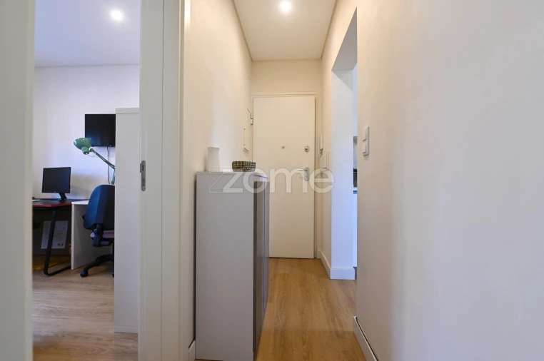 Apartamento T2 para Venda em Pontinha e Famões Foto 11