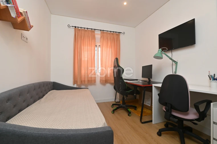 Apartamento T2 para Venda em Pontinha e Famões Foto 12