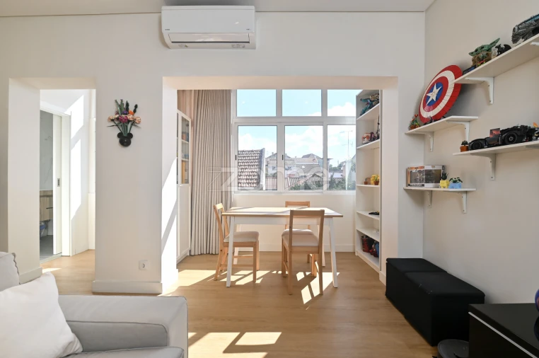 Apartamento T2 para Venda em Pontinha e Famões Foto 5