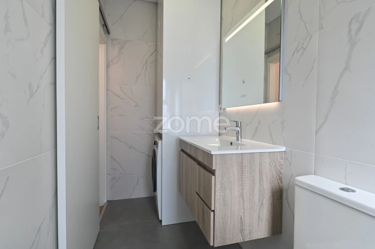 Apartamento T2 para Venda em Pontinha e Famões Foto 15