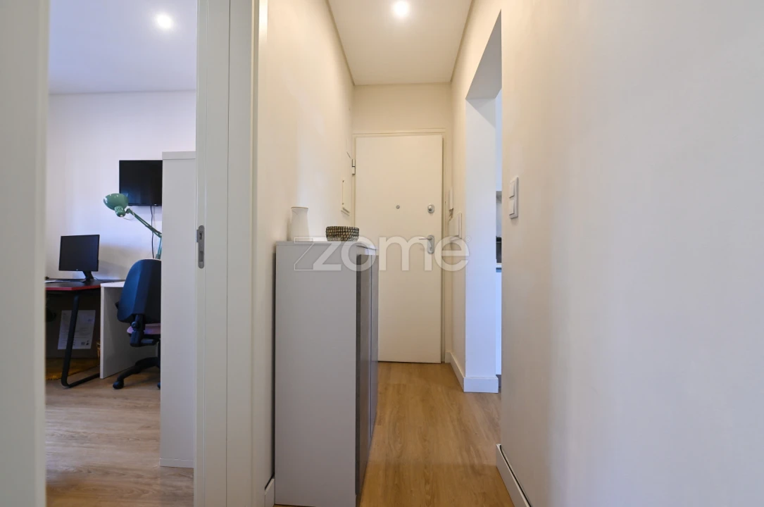 Apartamento T2 para Venda em Pontinha e Famões Foto 11