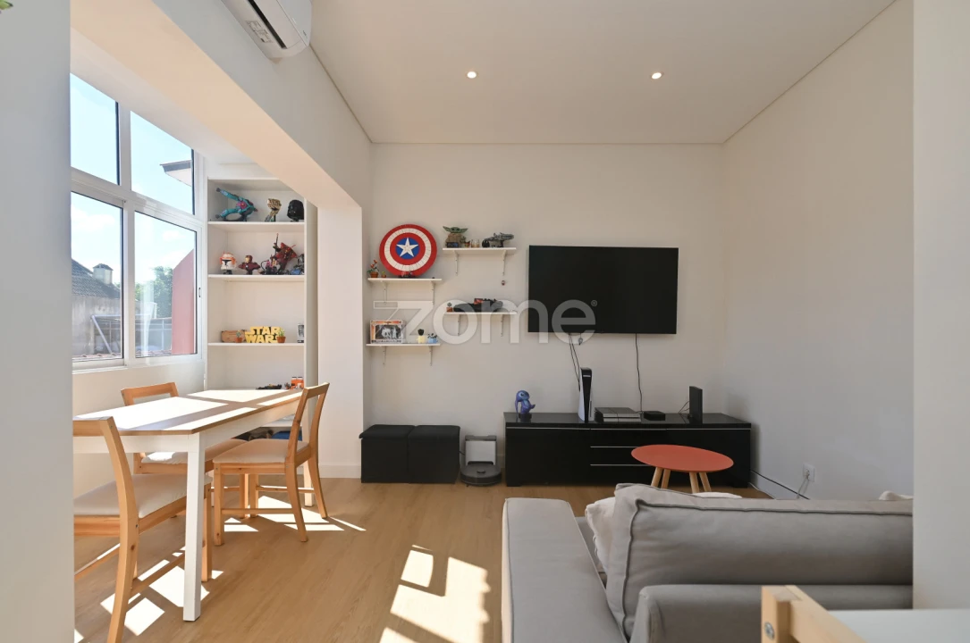 Apartamento T2 para Venda em Pontinha e Famões Foto 3
