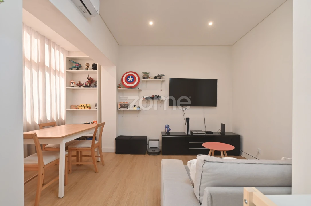 Apartamento T2 para Venda em Pontinha e Famões Foto 1