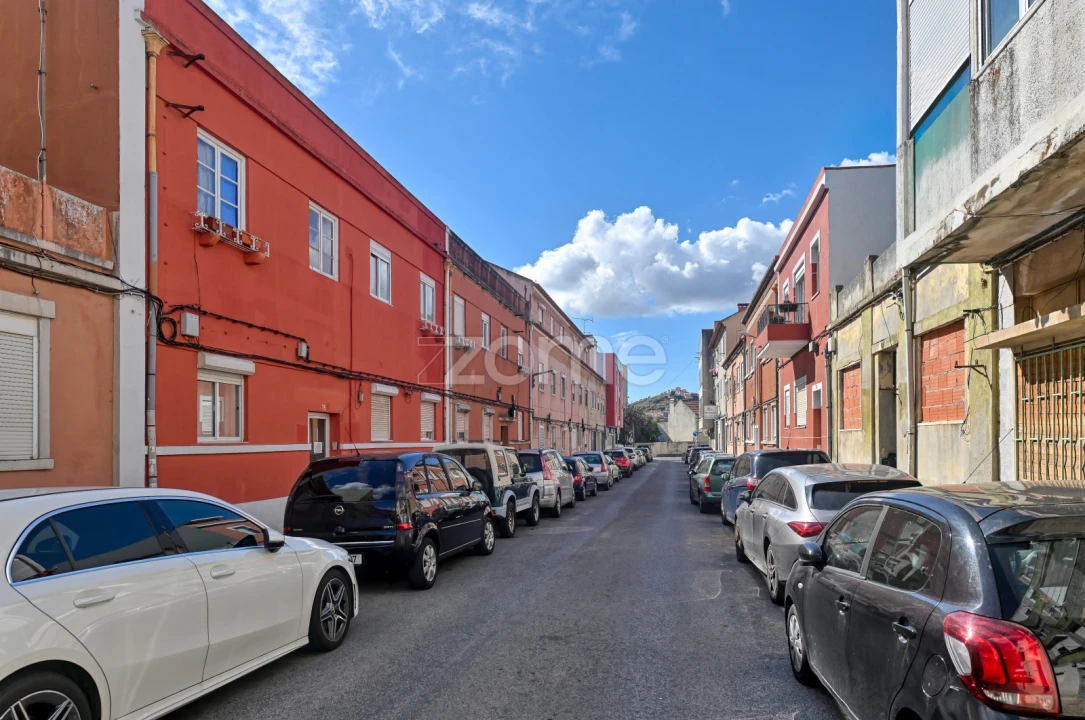 Apartamento T2 para Venda em Pontinha e Famões Foto 23