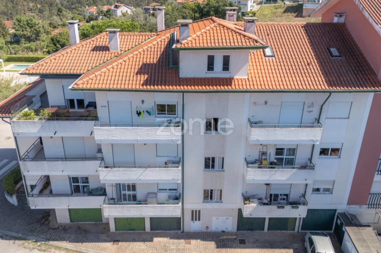 Apartamento T2 para Arrendamento em Santo Antonio dos Olivais Foto 4