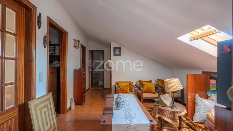 Apartamento T2 para Arrendamento em Santo Antonio dos Olivais