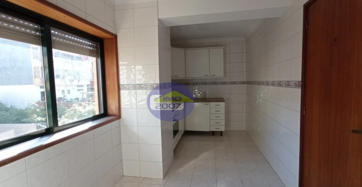 Apartamento T2 para Venda em Rio Tinto Foto 3