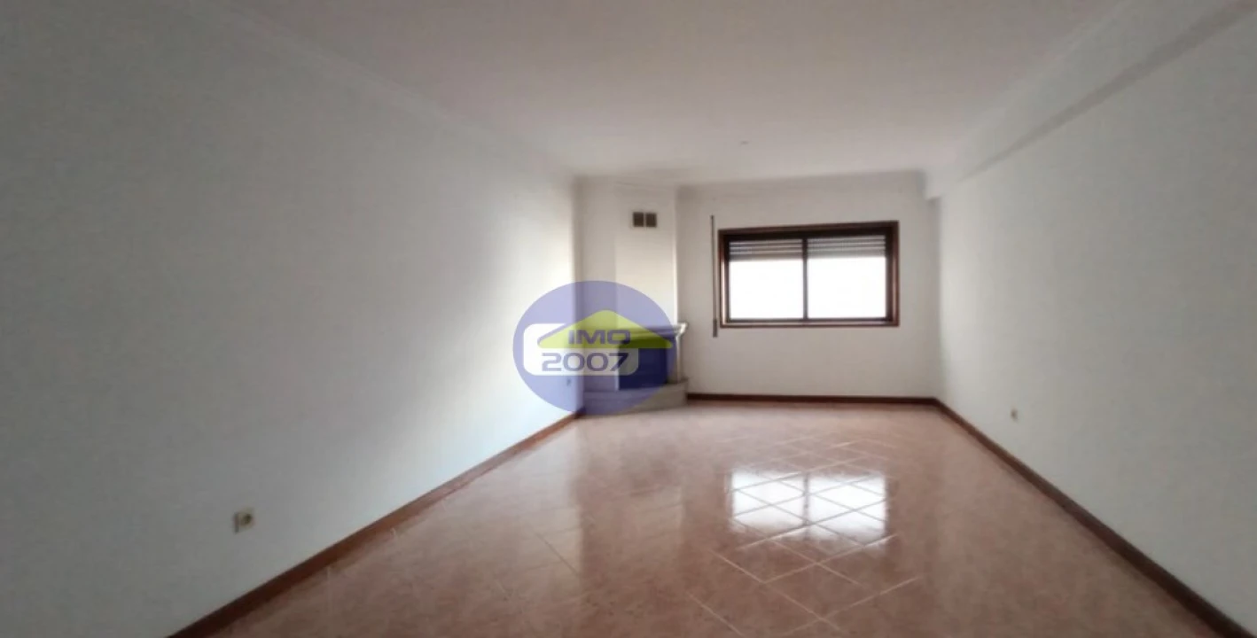 Apartamento T2 para Venda em Rio Tinto Foto 5