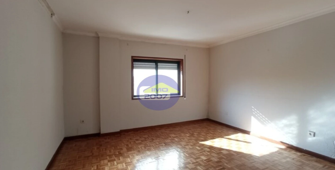 Apartamento T2 para Venda em Rio Tinto Foto 8