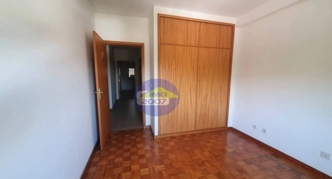 Apartamento T2 para Venda em Fânzeres e São Pedro da Cova Foto 10