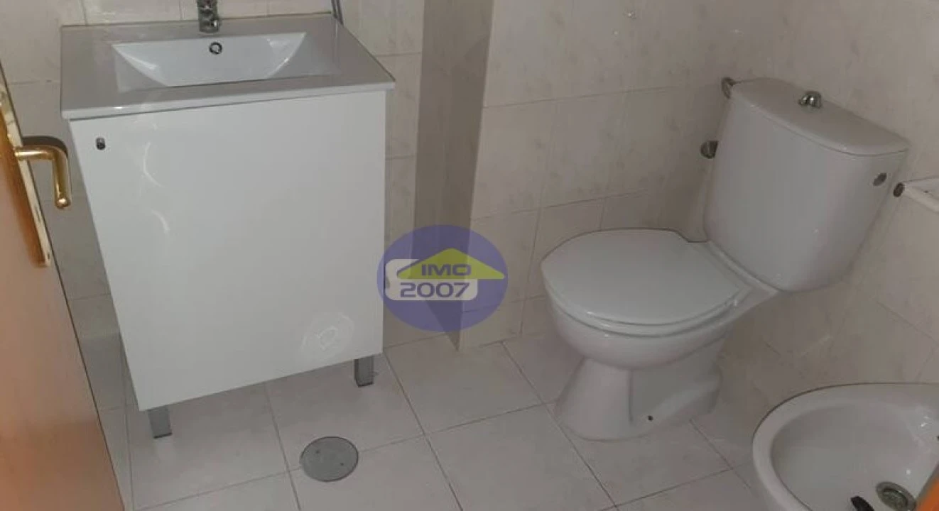 Apartamento T2 para Venda em Fânzeres e São Pedro da Cova Foto 14