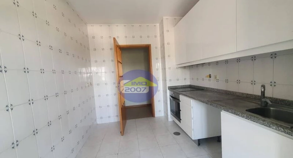 Apartamento T2 para Venda em Fânzeres e São Pedro da Cova Foto 3