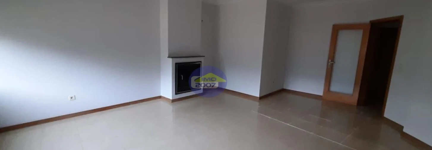 Apartamento T2 para Venda em Rio Tinto Foto 3