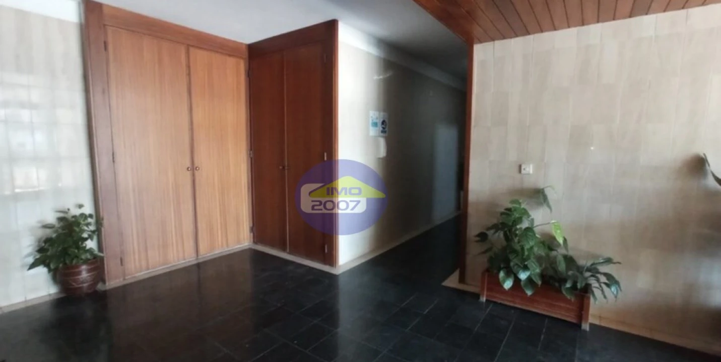 Apartamento T3 para Venda em Fânzeres e São Pedro da Cova Foto 2