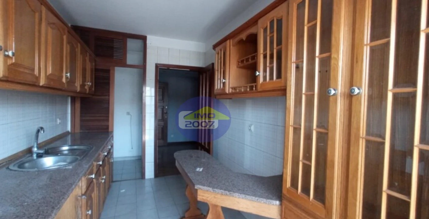 Apartamento T3 para Venda em Fânzeres e São Pedro da Cova Foto 6