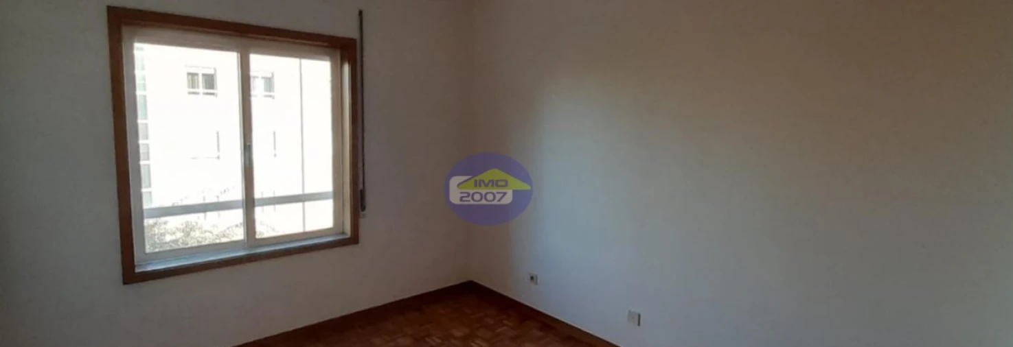 Apartamento T2 para Venda em Fânzeres e São Pedro da Cova Foto 13