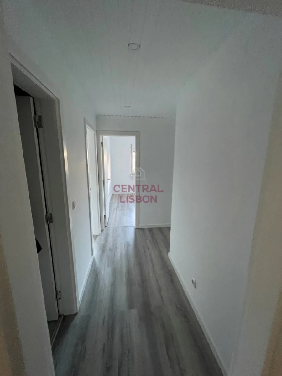 Apartamento T3 para Venda em Quinta do Conde Foto 8