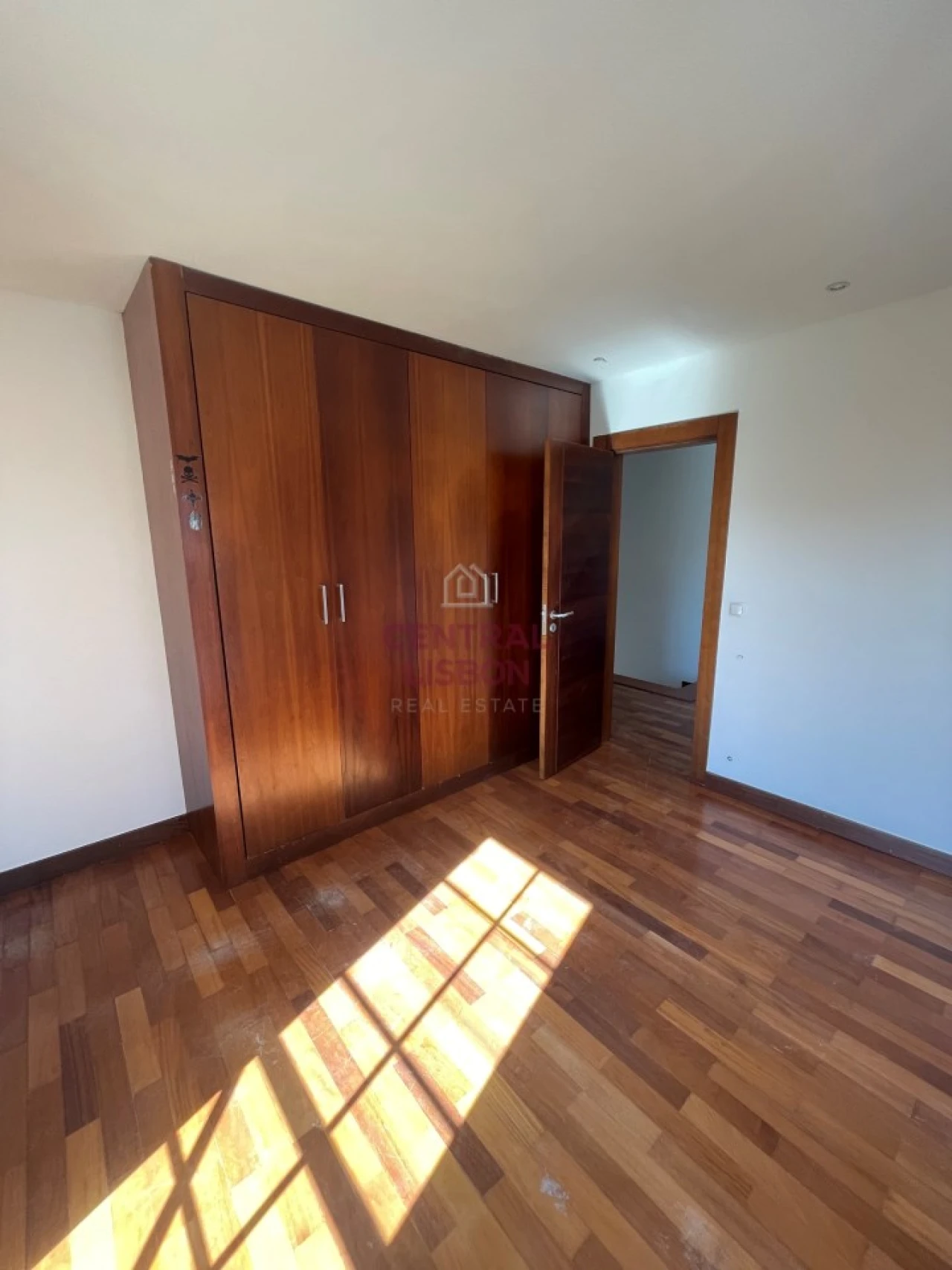 Moradia T4 para Venda em Alcabideche Foto 38