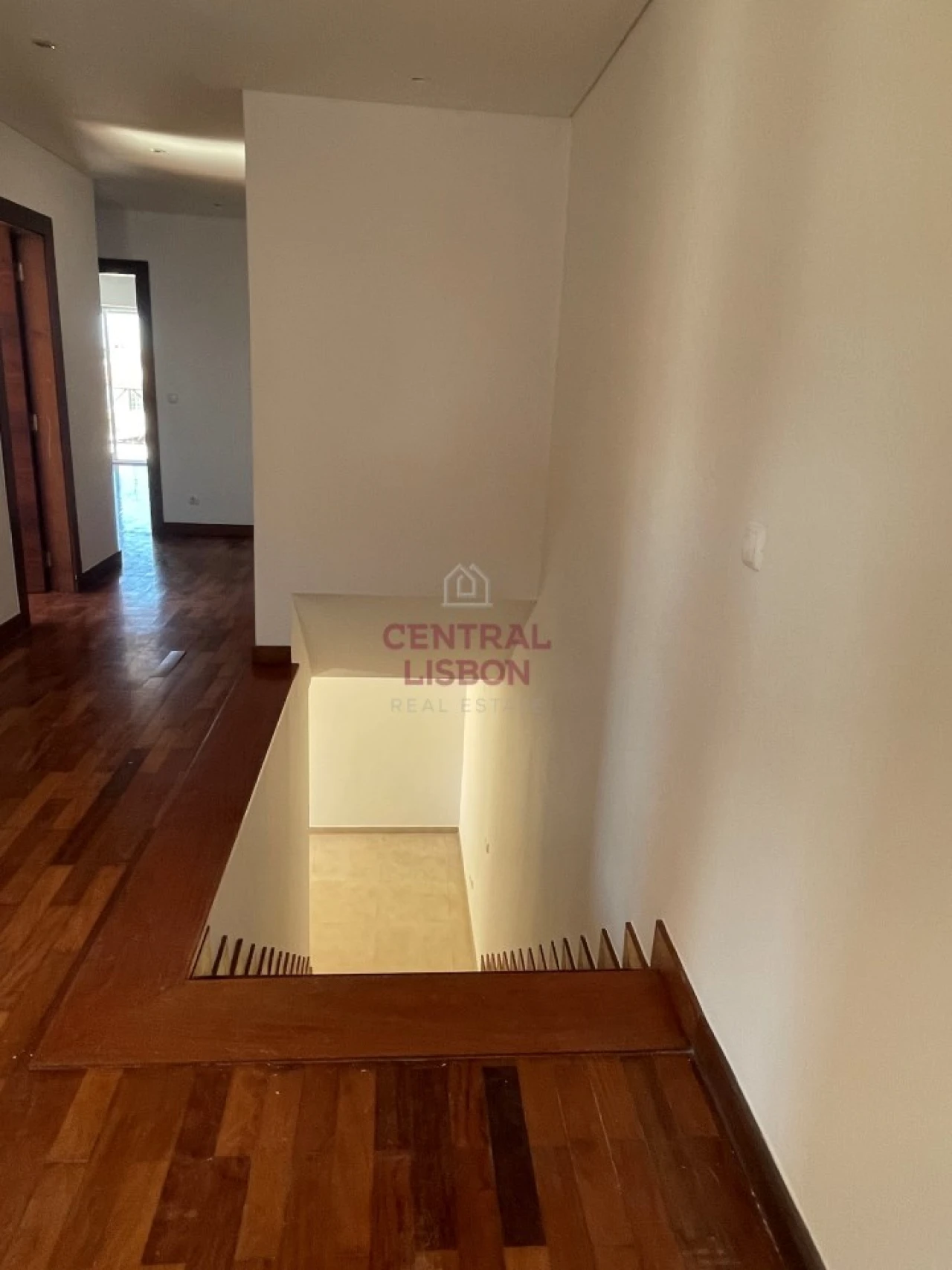 Moradia T4 para Venda em Alcabideche Foto 40