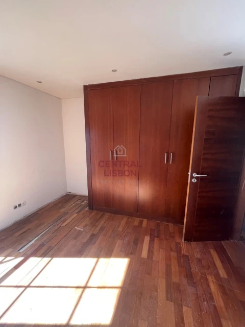 Moradia T4 para Venda em Alcabideche