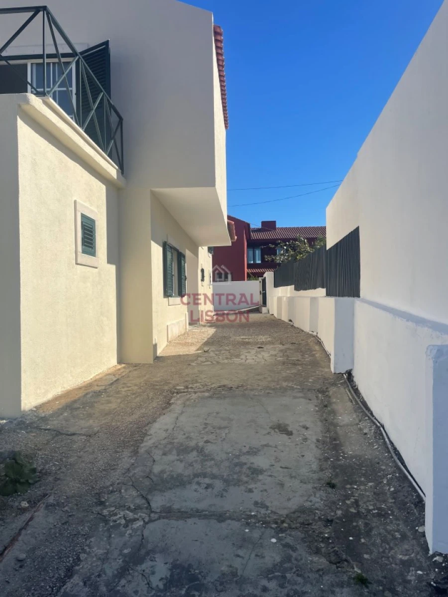 Moradia T4 para Venda em Alcabideche Foto 2