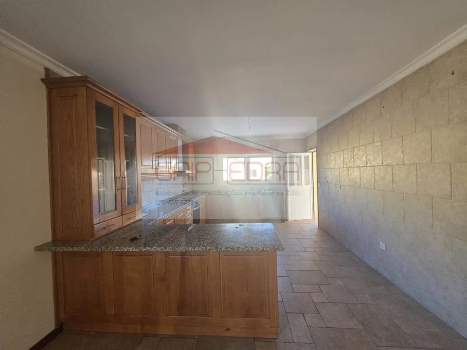 Moradia T3 para Venda em Oliveira do Bairro Foto 8