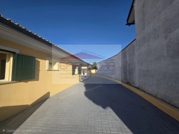 Moradia T3 para Venda em Oliveira do Bairro