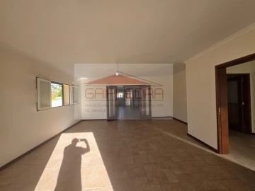 Moradia T3 para Venda em Oliveira do Bairro