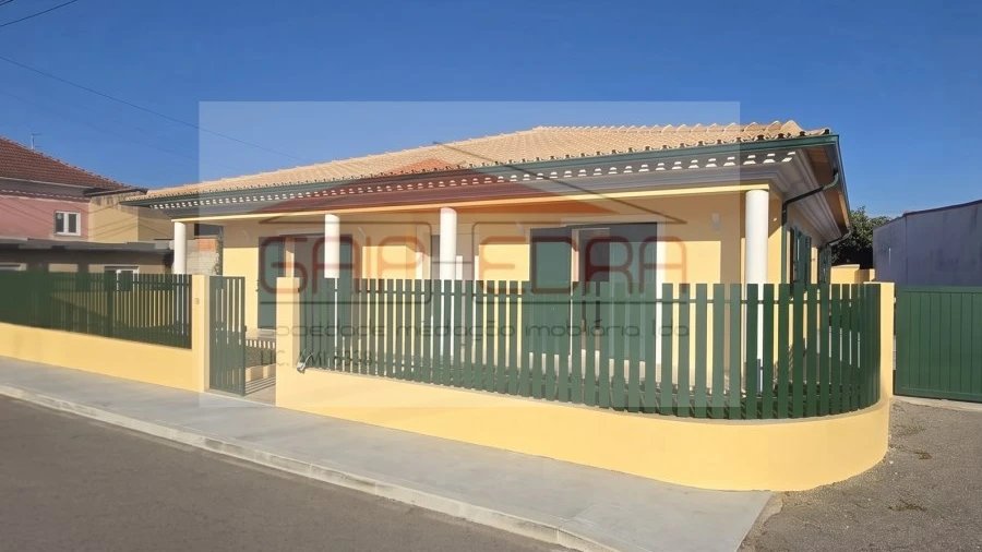 Moradia T3 para Venda em Oliveira do Bairro