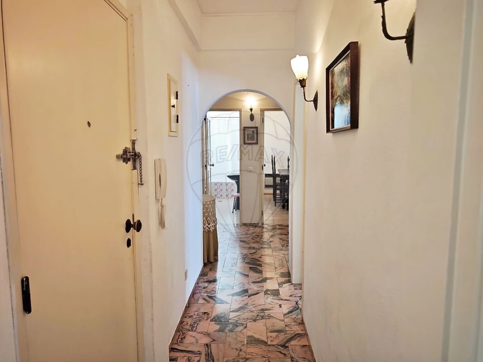 Apartamento T2 para Venda em Lagos (São Sebastião e Santa Maria) Foto 3