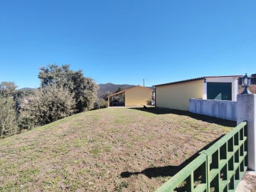 Moradia T2 para Venda em Maçãs de D. Maria