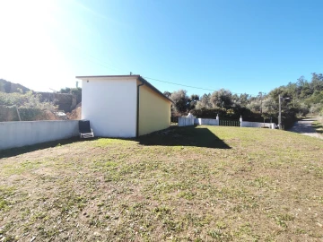 Moradia T2 para Venda em Maçãs de D. Maria