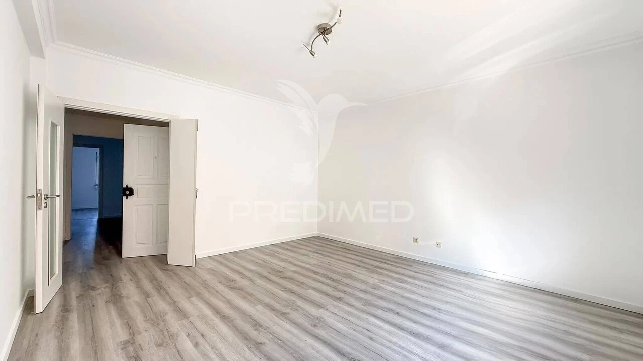 Apartamento T3 para Venda em Quinta do Conde Foto 8